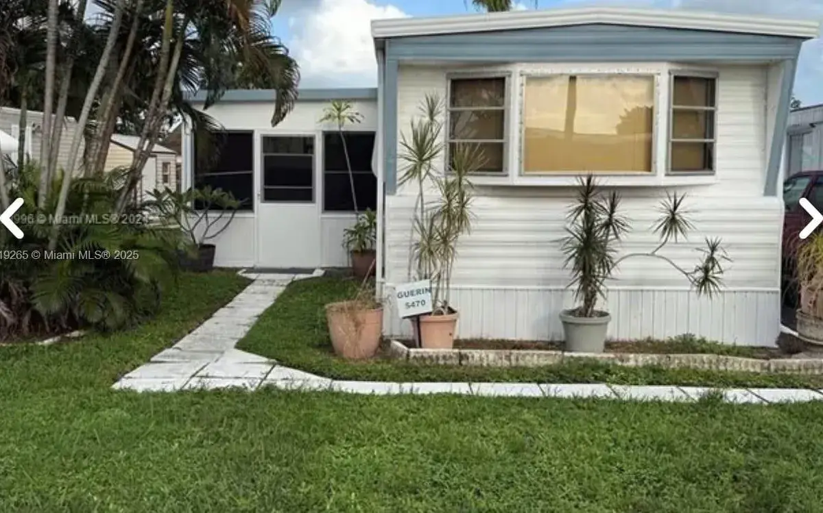 5470 SW 25th Way, Dania Beach FL 33312