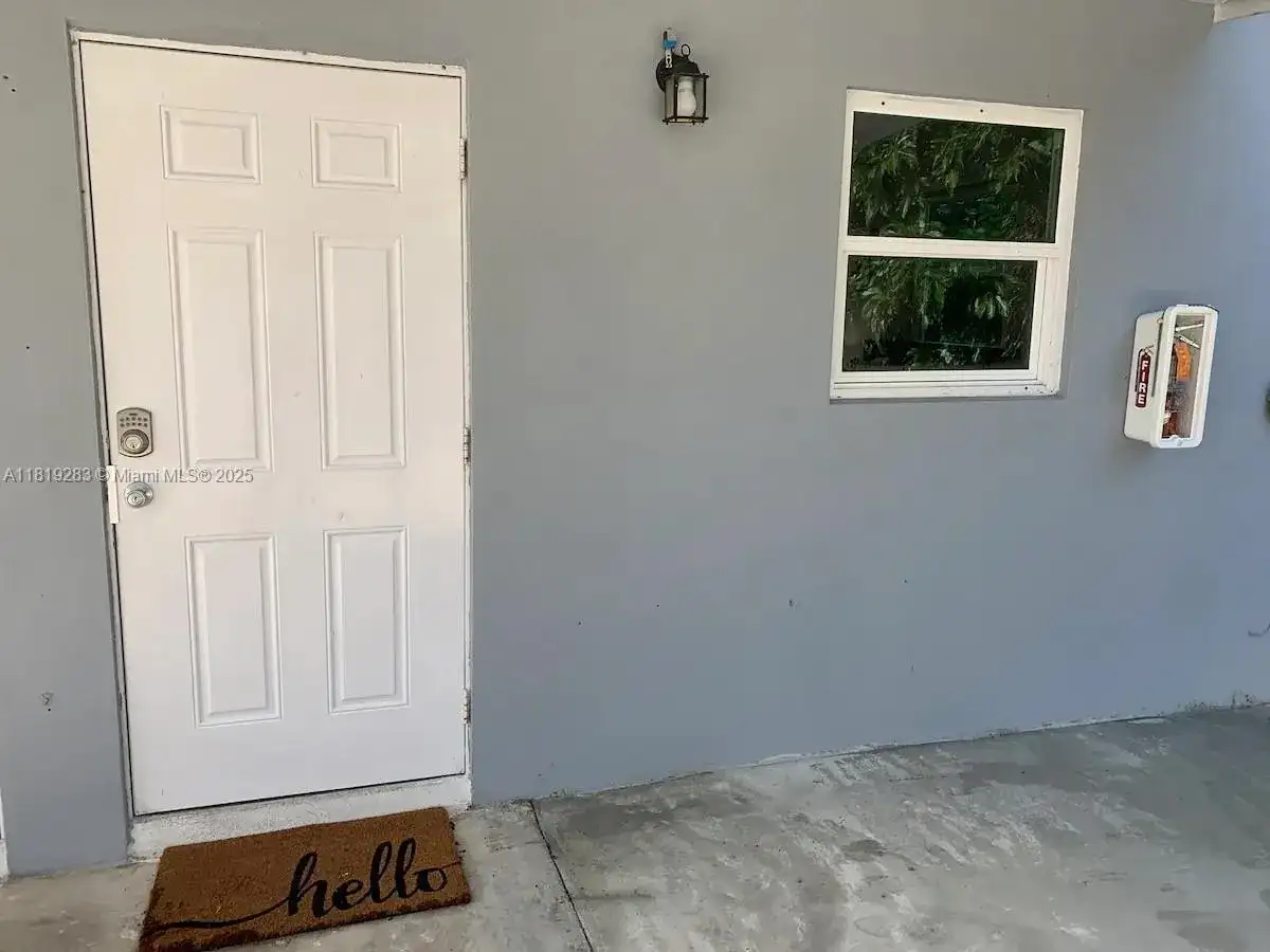 1762 NW 15th St # 4, Miami FL 33125 photo 4