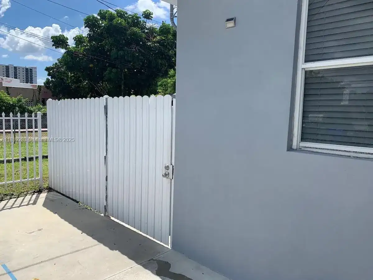 1762 NW 15th St # 4, Miami FL 33125 photo 5