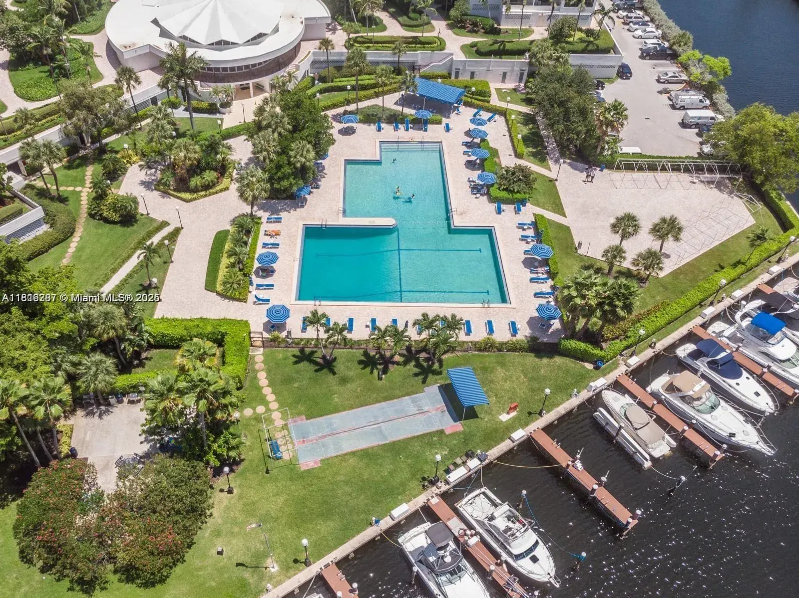 600 Three Islands Blvd # 703, Hallandale Beach FL 33009