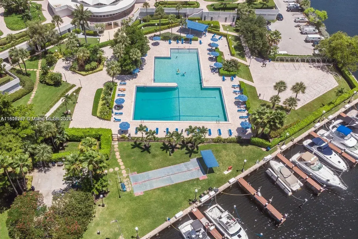 600 Three Islands Blvd # 703, Hallandale Beach FL 33009