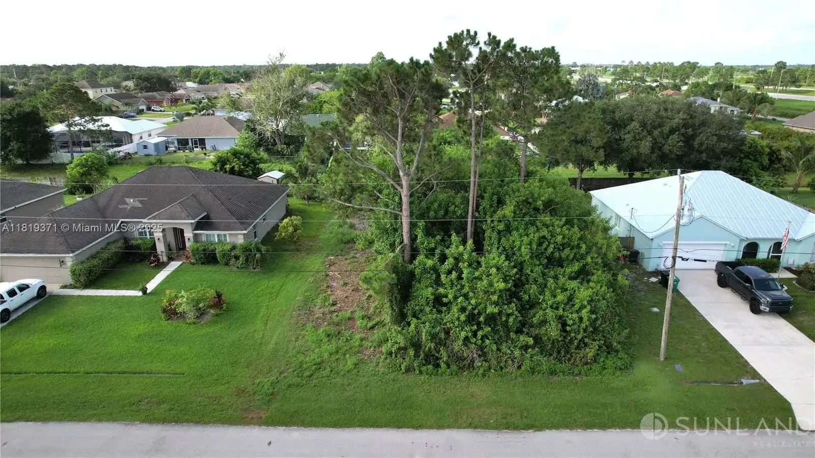 1574 Hackensack Ave, Port St. Lucie FL 34953
