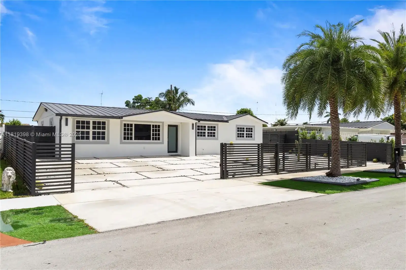1445 NW 195th St, Miami Gardens FL 33169 photo 2