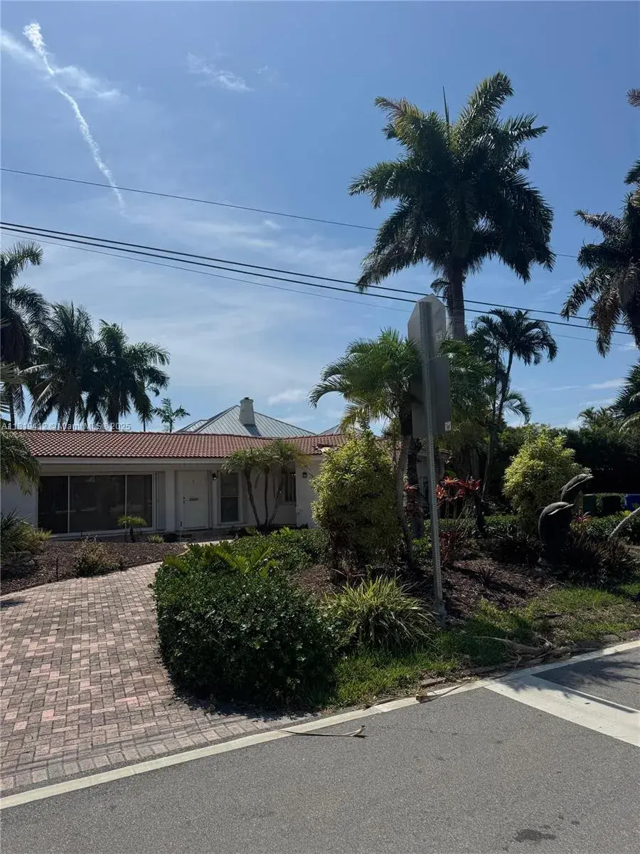 2404 NE 28th Ave, Fort Lauderdale FL 33305