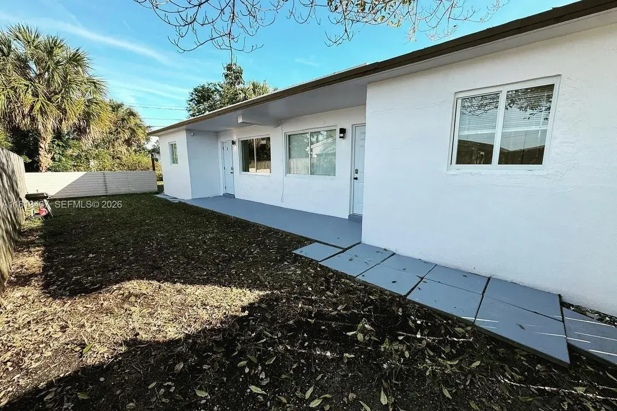 516 NW 18th Ave, Fort Lauderdale FL 33311