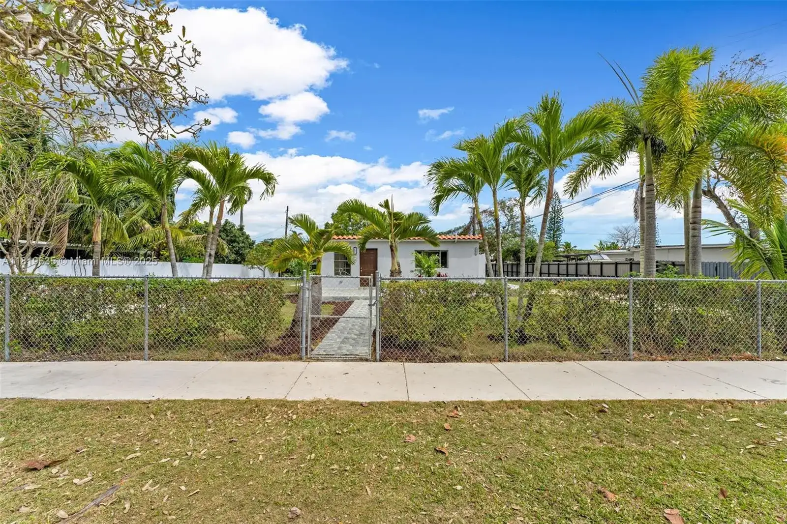 29035 SW 157th Ave, Homestead FL 33033 photo 2