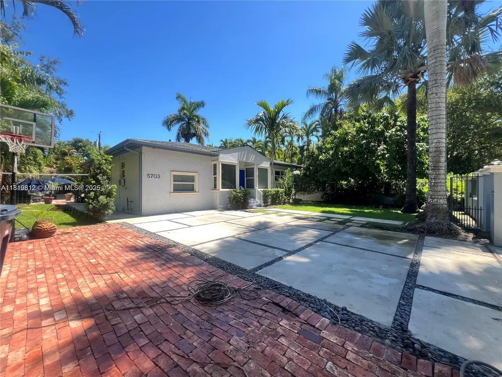 5703 SW 83rd St, South Miami FL 33143 photo 4
