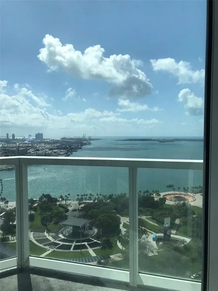 244 Biscayne Blvd # 803, Miami FL 33132