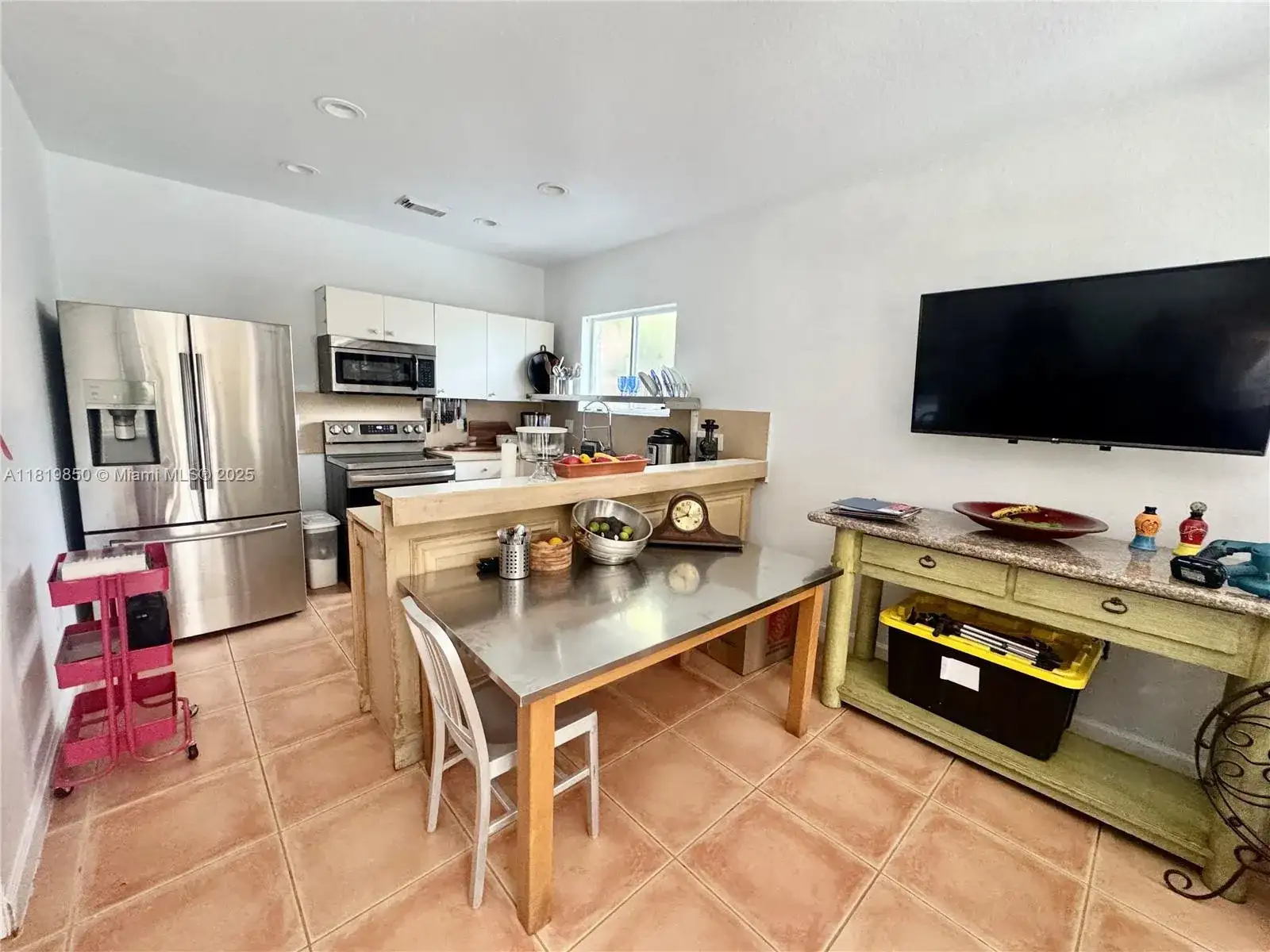 373 NE 35th Ave, Homestead FL 33033 photo 2
