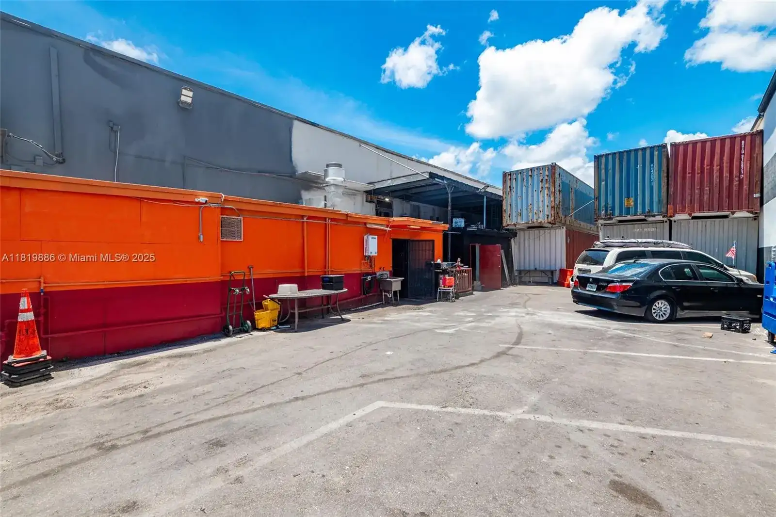 3595 NW 54th St, Hialeah FL 33142 photo 4