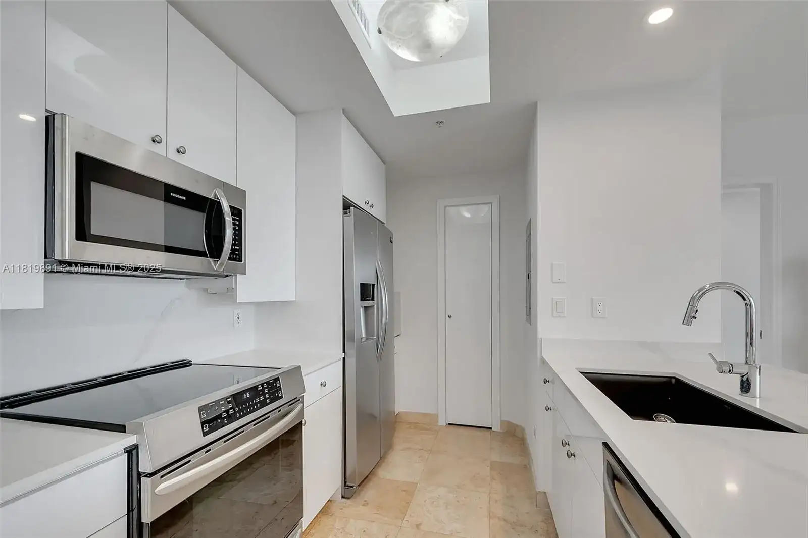 848 Brickell Key Dr # 1803, Miami FL 33131 photo 5