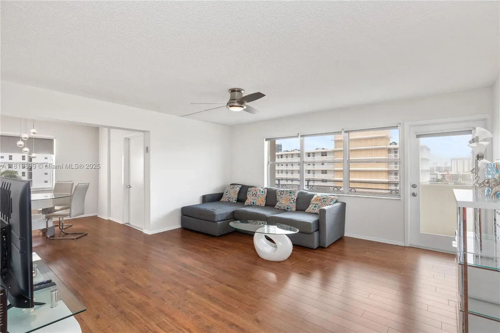 401 Golden Isles Dr # 613, Hallandale Beach FL 33009