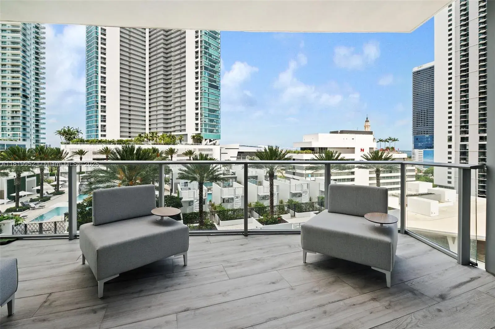 851 NE 1st Ave # 909, Miami FL 33132
