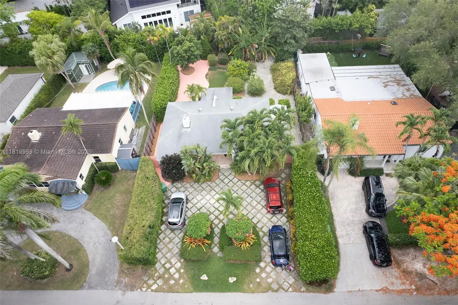 4245 Braganza Ave, Miami FL 33133 photo 2