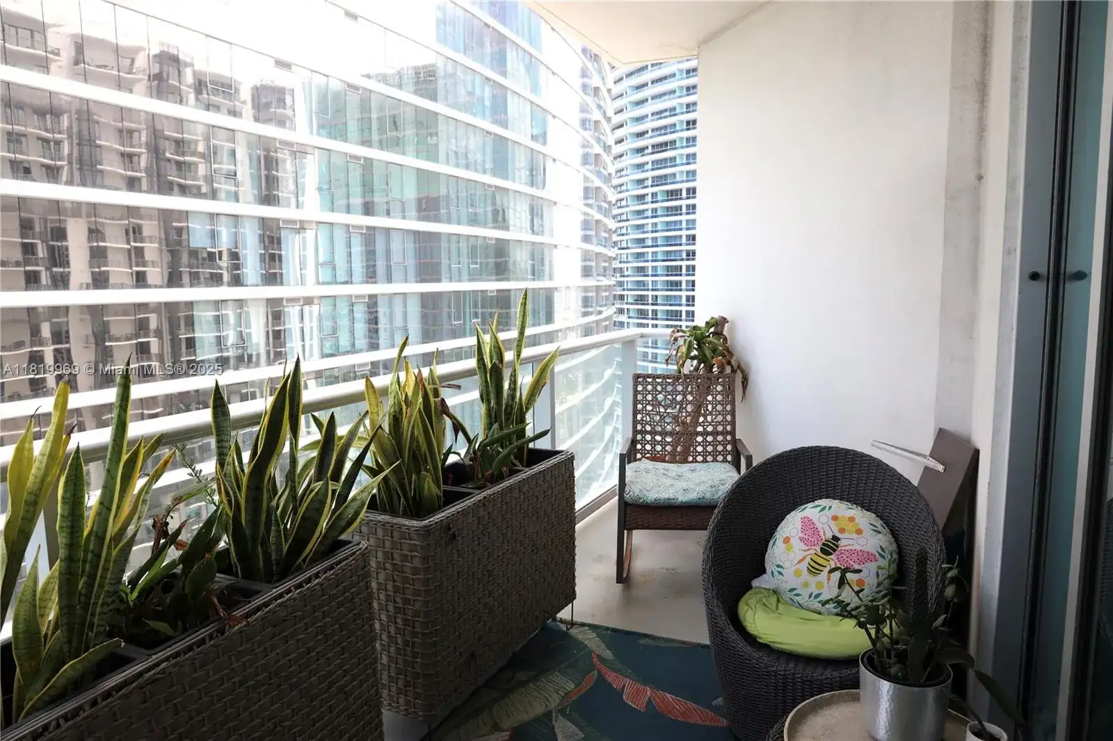 300 S BISCAYNE BLVD # 3504, Miami FL 33131 photo 2