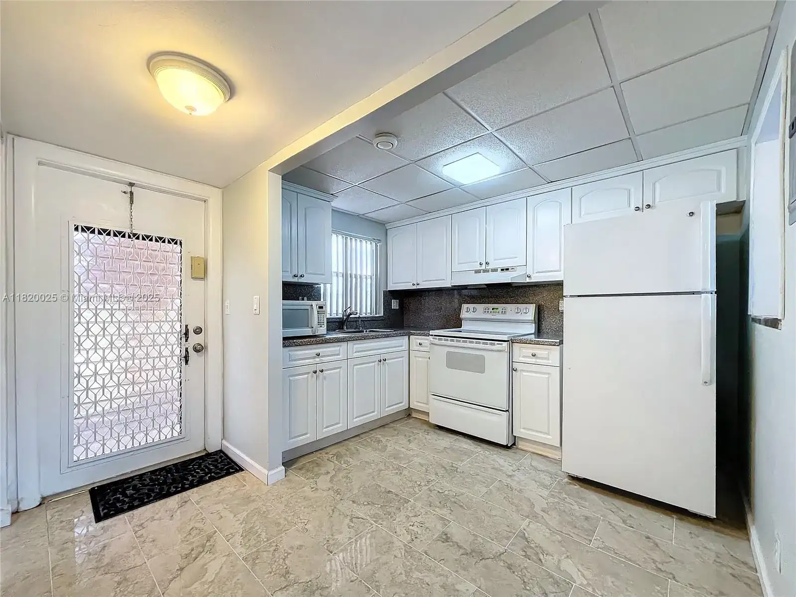 9850 Sunrise Lakes Blvd # 212, Sunrise FL 33322 photo 2