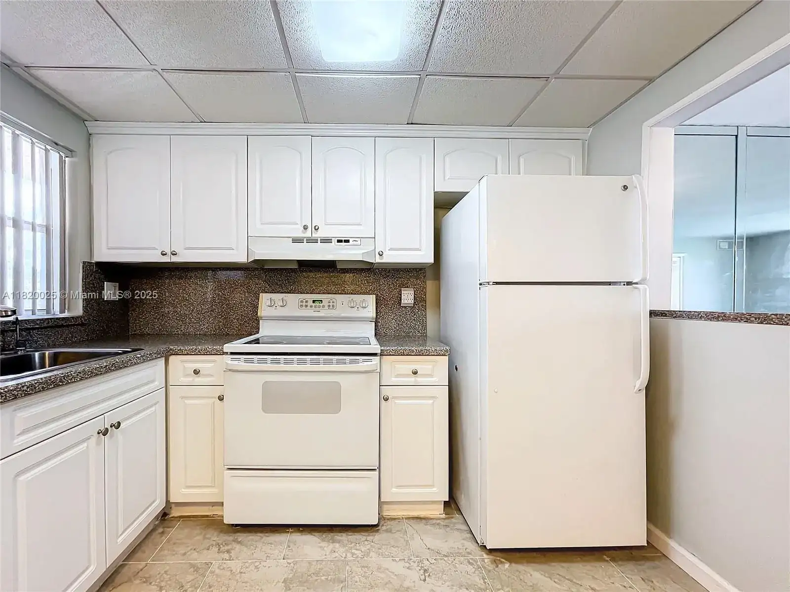 9850 Sunrise Lakes Blvd # 212, Sunrise FL 33322 photo 4