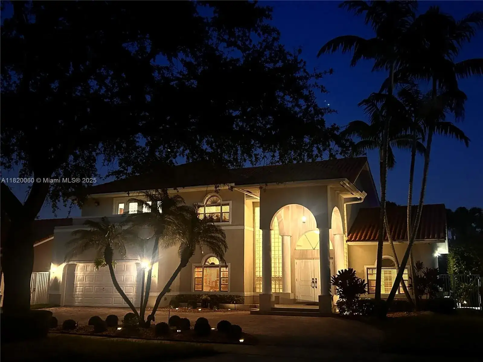 16725 NW 84th Ct, Miami Lakes FL 33016 photo 3