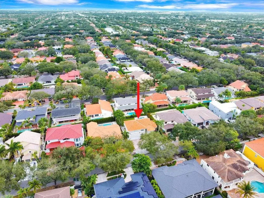 16725 NW 84th Ct, Miami Lakes FL 33016 photo 5