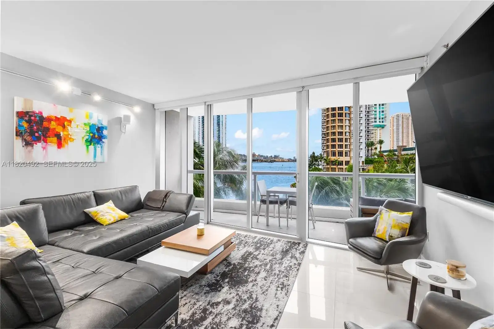 465 Brickell Ave # 417, Miami FL 33131 photo 2