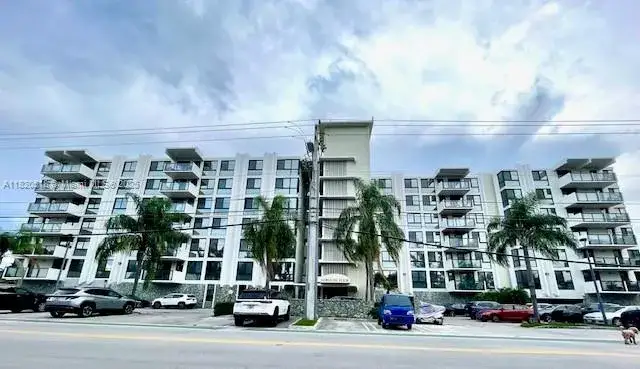 9800 W Bay Harbor Dr # 504, Bay Harbor Islands FL 33154