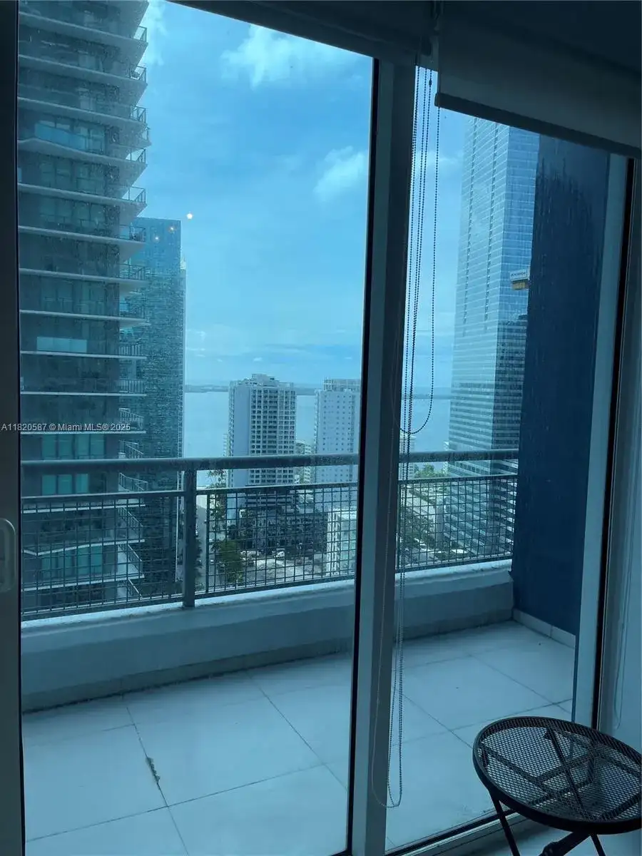 60 SW 13th St # 2606, Miami FL 33130 photo 2