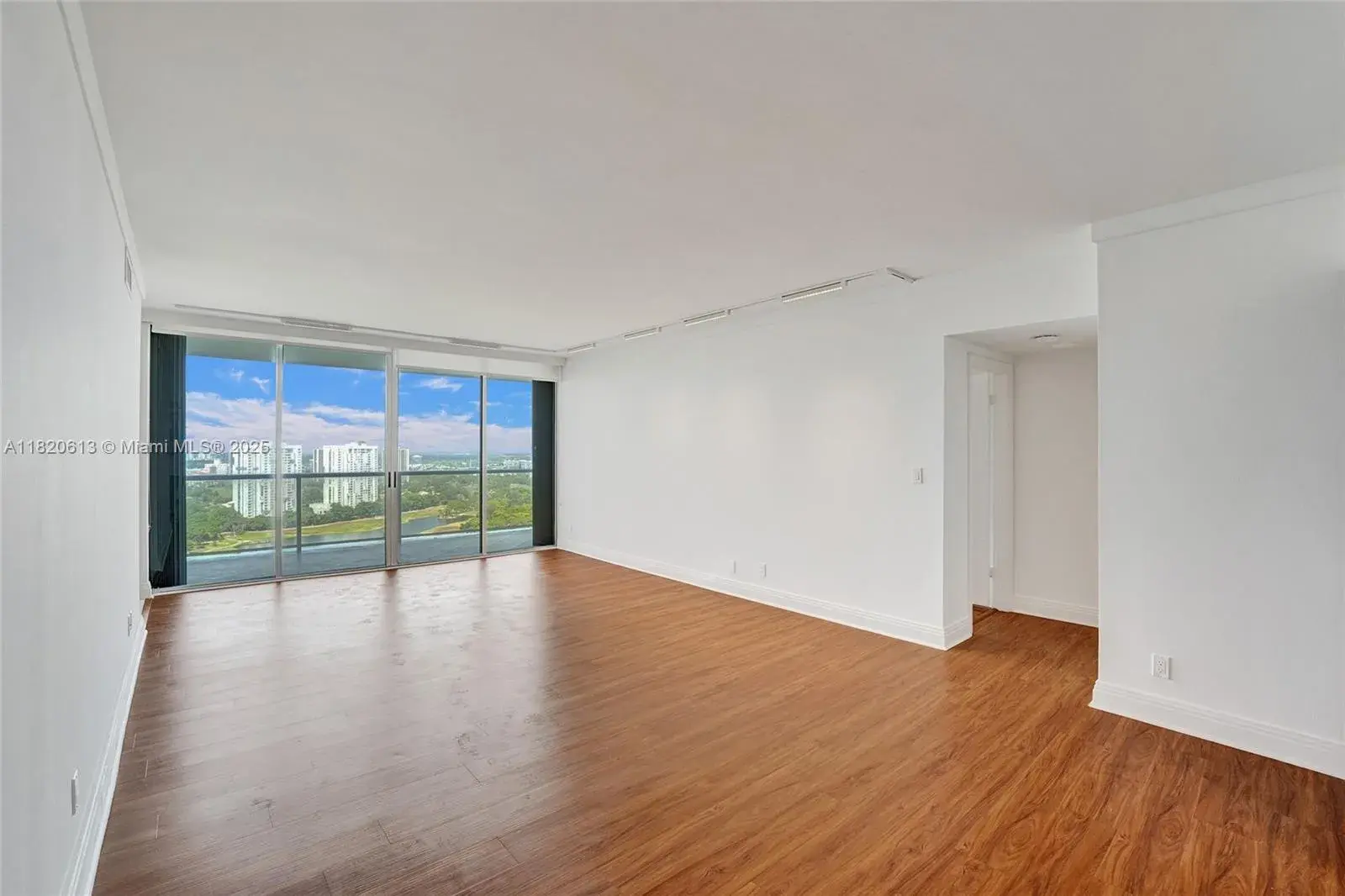 20281 E Country Club Dr # 2303, Aventura FL 33180