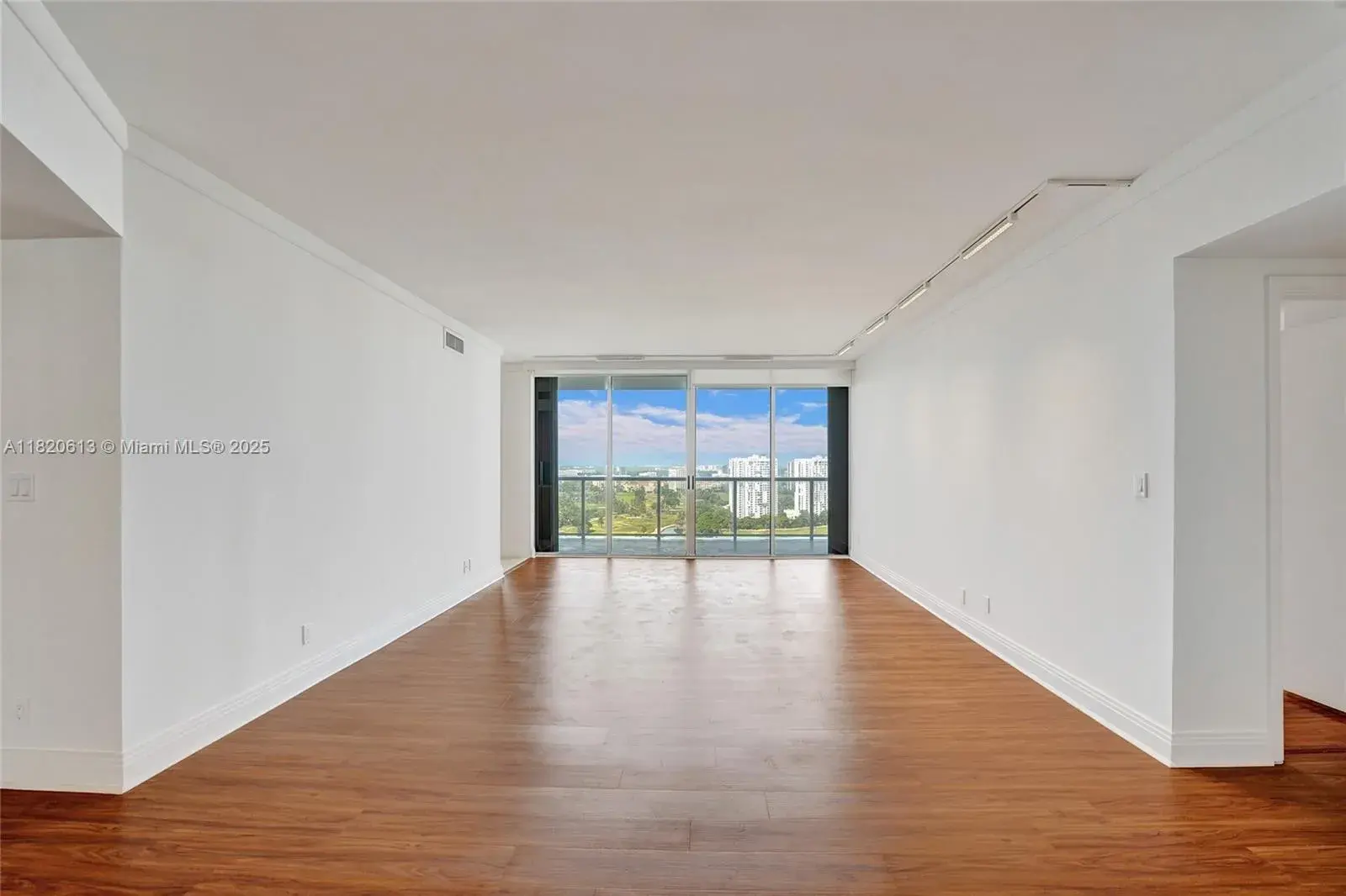 20281 E Country Club Dr # 2303, Aventura FL 33180
