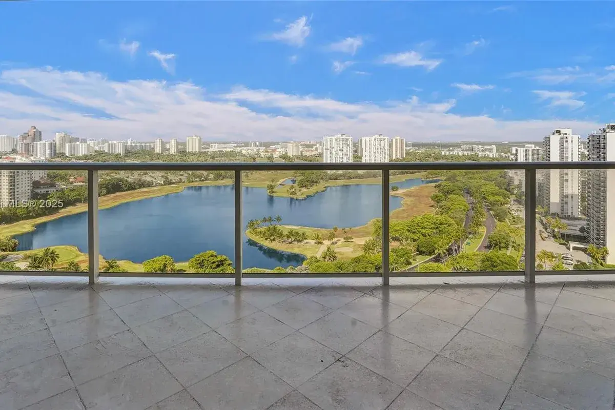 20281 E Country Club Dr # 2303, Aventura FL 33180