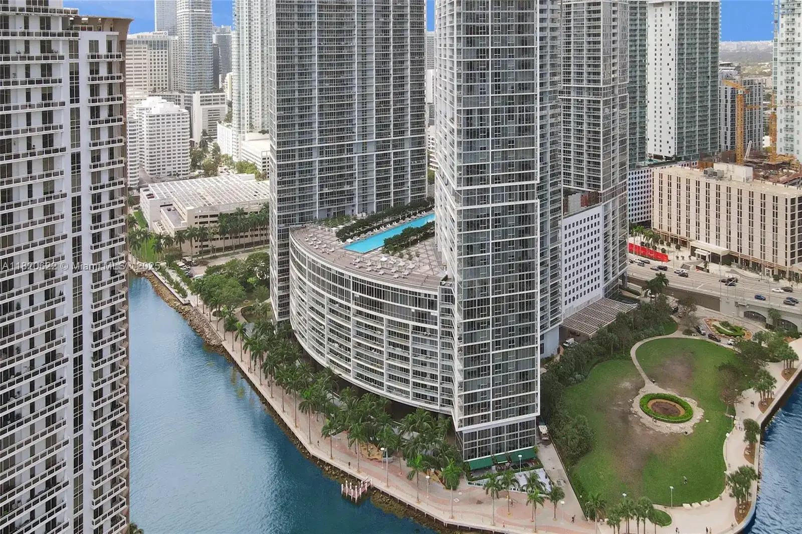 485 Brickell Ave # 2009, Miami FL 33131 photo 4