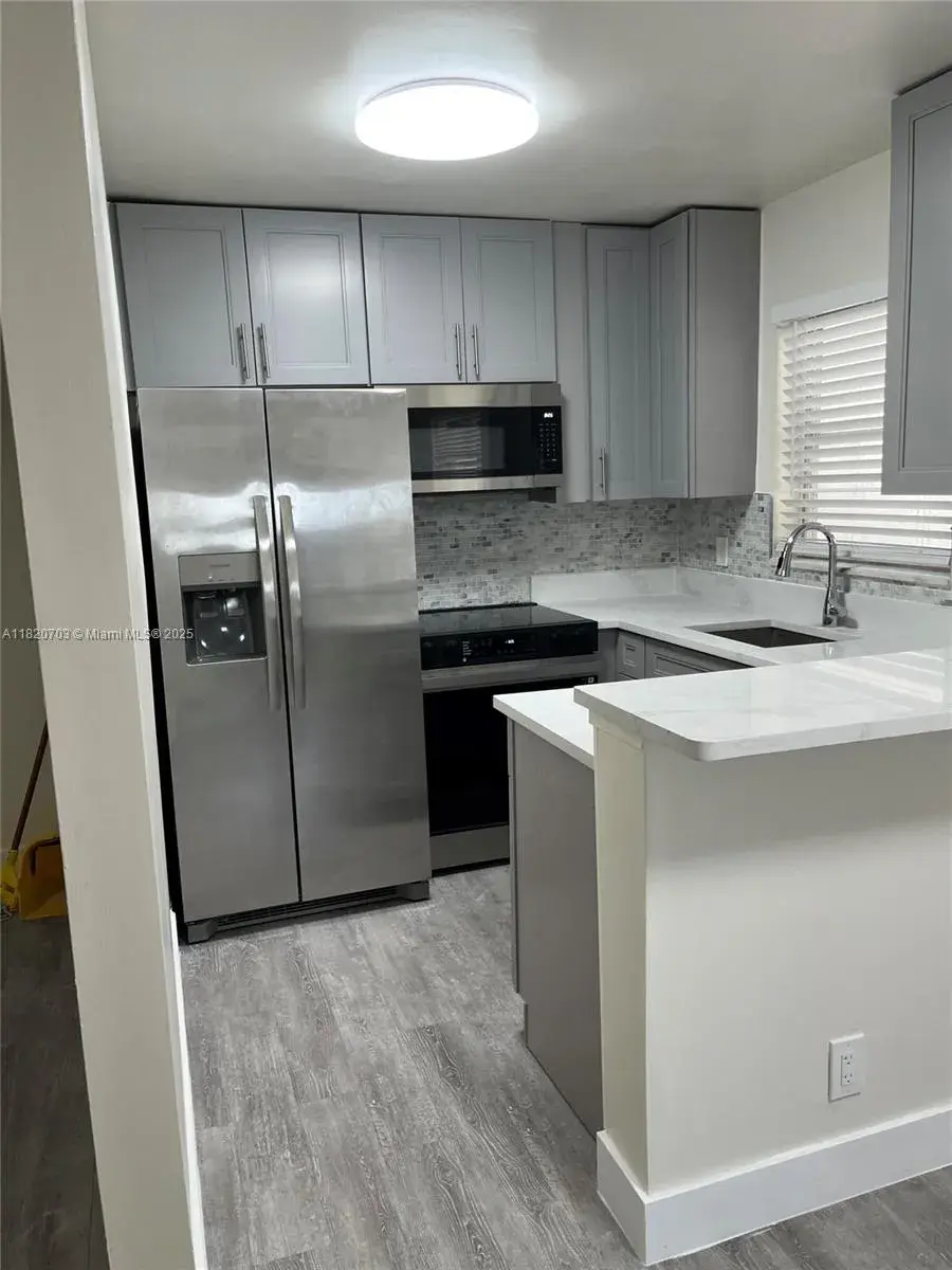2134 Lincoln St # 16, Hollywood FL 33020