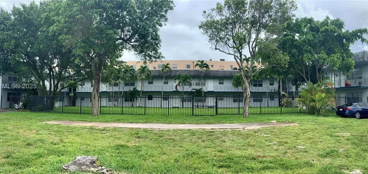 2134 Lincoln St # 16, Hollywood FL 33020