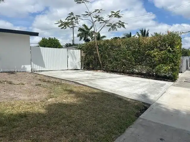 11225 SW 47th Ter, Miami FL 33165 photo 4