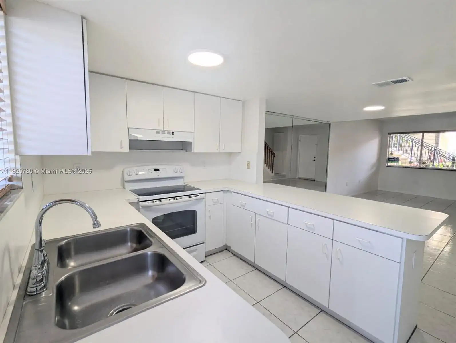 431 NW 82nd Ave # 906, Miami FL 33126 photo 5