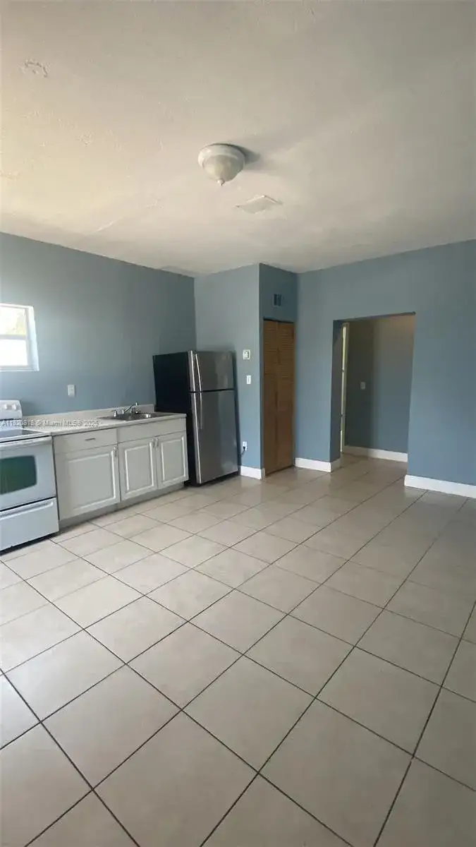 2014 Funston St, Hollywood FL 33020 photo 3
