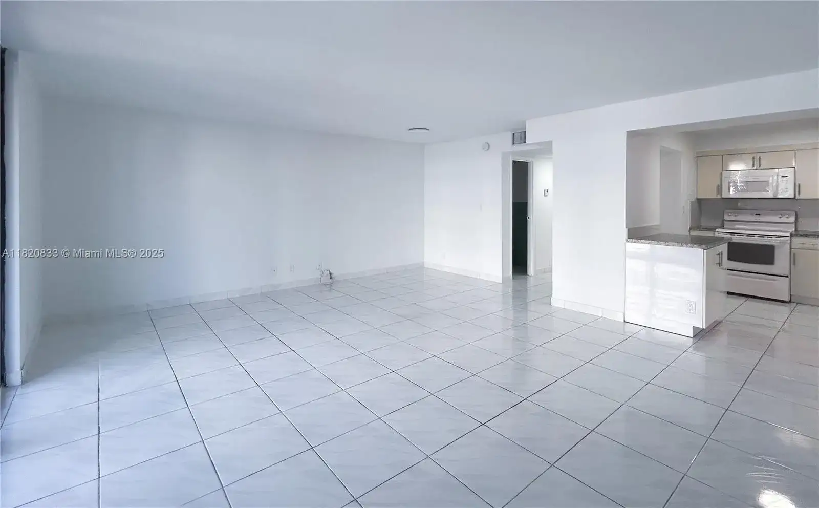 1800 Collins Ave # 5C, Miami Beach FL 33139 photo 4