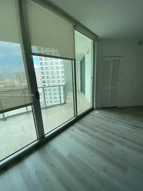 300 S Biscayne Blvd # 2107, Miami FL 33131 photo 3