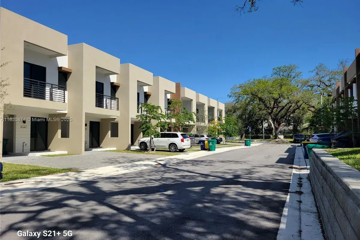 4117 N Oak Pl, Dania Beach FL 33314