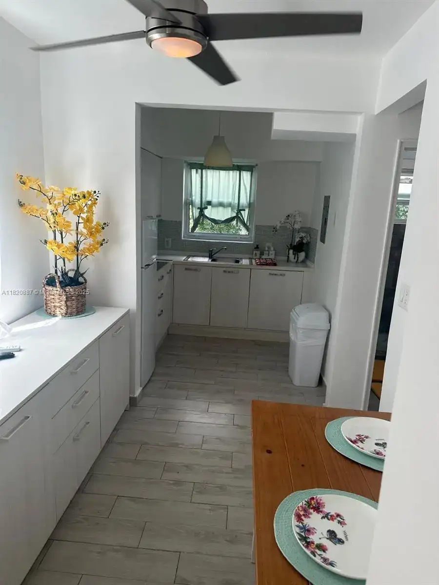 1600 Pennsylvania Ave # 10, Miami Beach FL 33139 photo 5