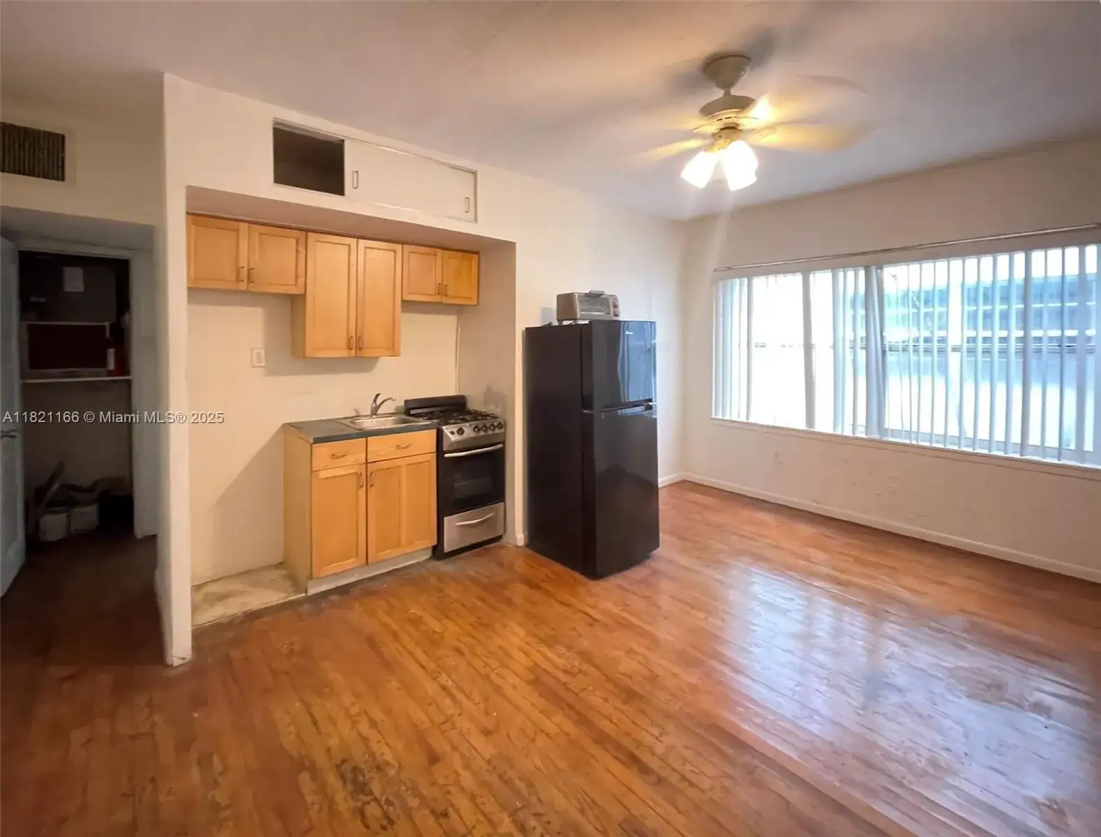 1555 Pennsylvania Ave # 105, Miami Beach FL 33139 photo 2