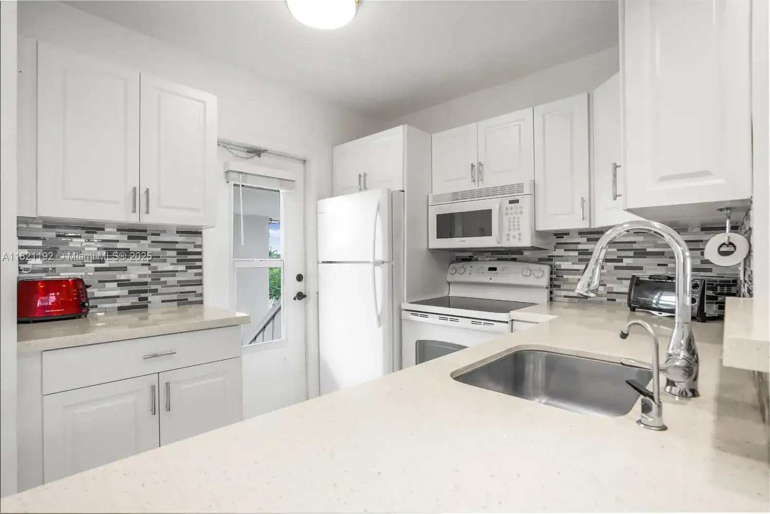 4706 NW 36th St # 616, Lauderdale Lakes FL 33319 photo 3