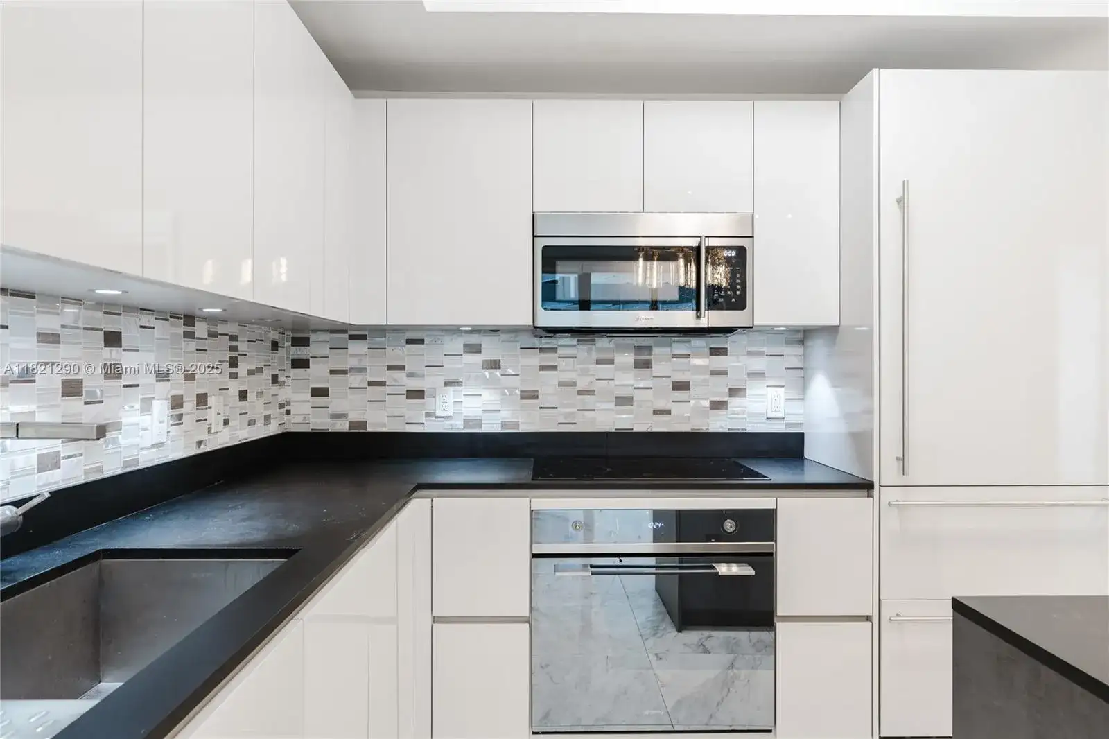 1010 Brickell Ave # 1409, Miami FL 33131 photo 2