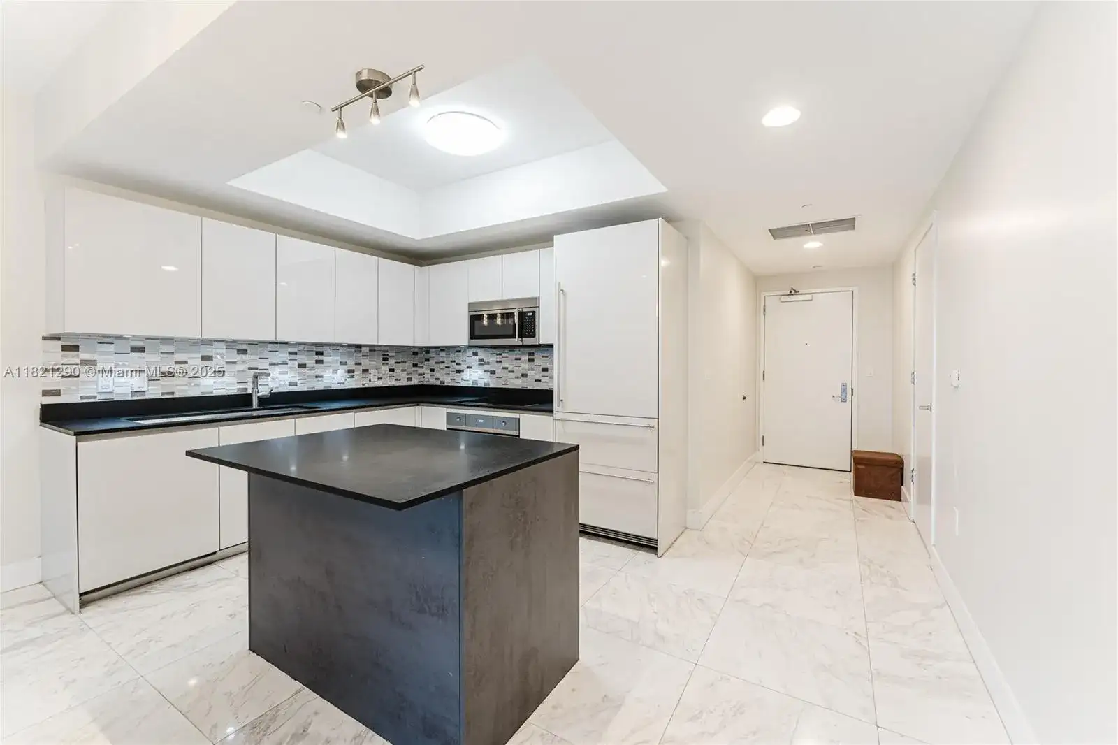 1010 Brickell Ave # 1409, Miami FL 33131 photo 3