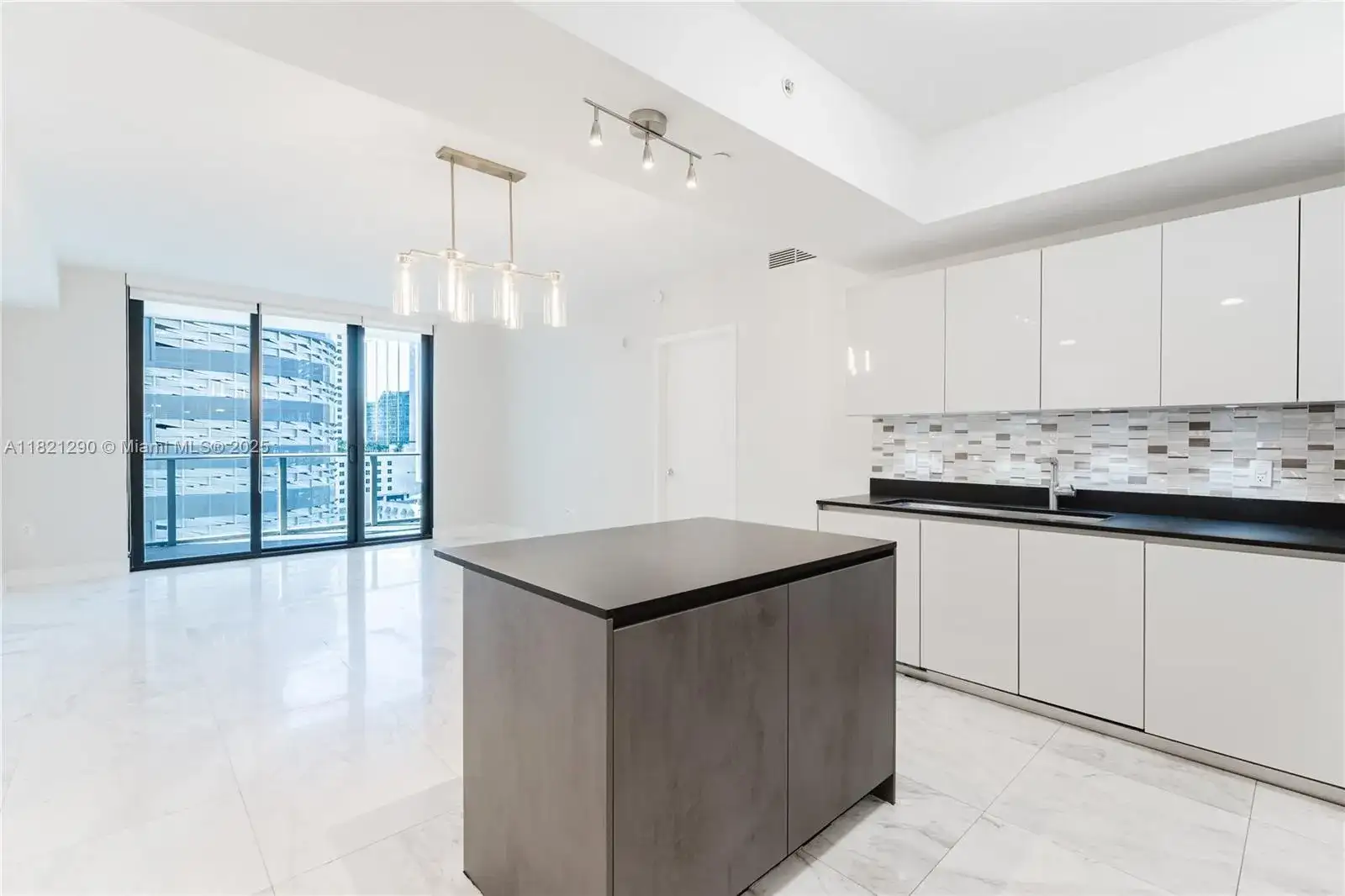 1010 Brickell Ave # 1409, Miami FL 33131 photo 4