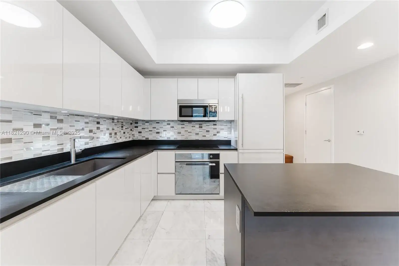 1010 Brickell Ave # 1409, Miami FL 33131 photo 5