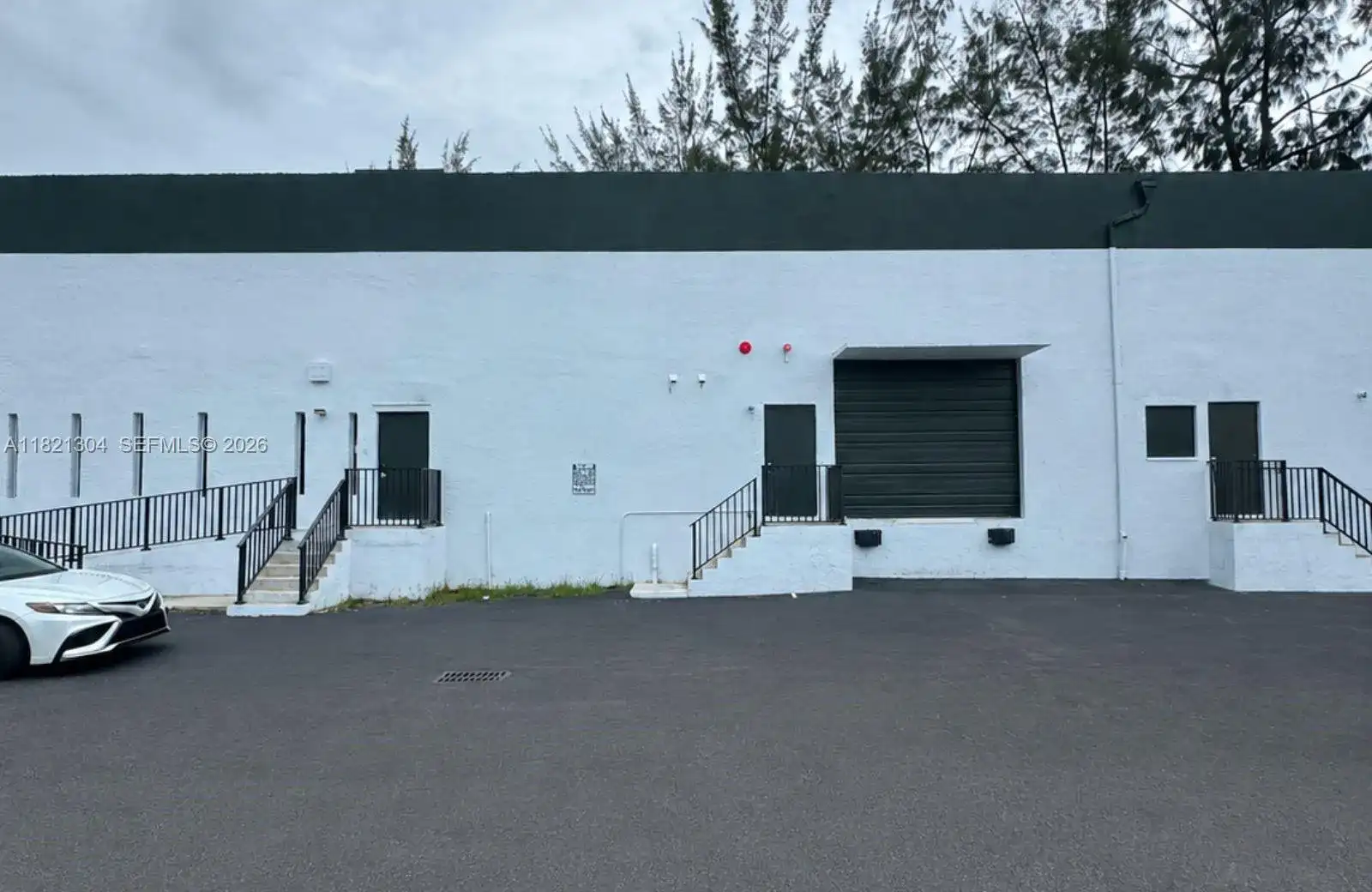 7361 NW 78th St, Medley FL 33166