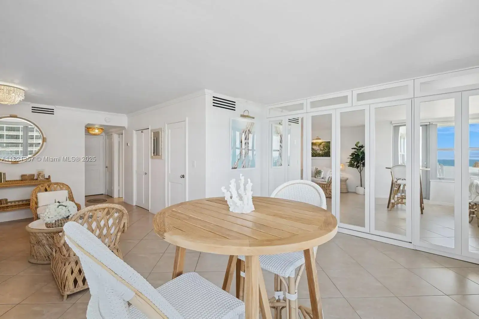 2899 Collins Ave # 1025, Miami Beach FL 33140 photo 5