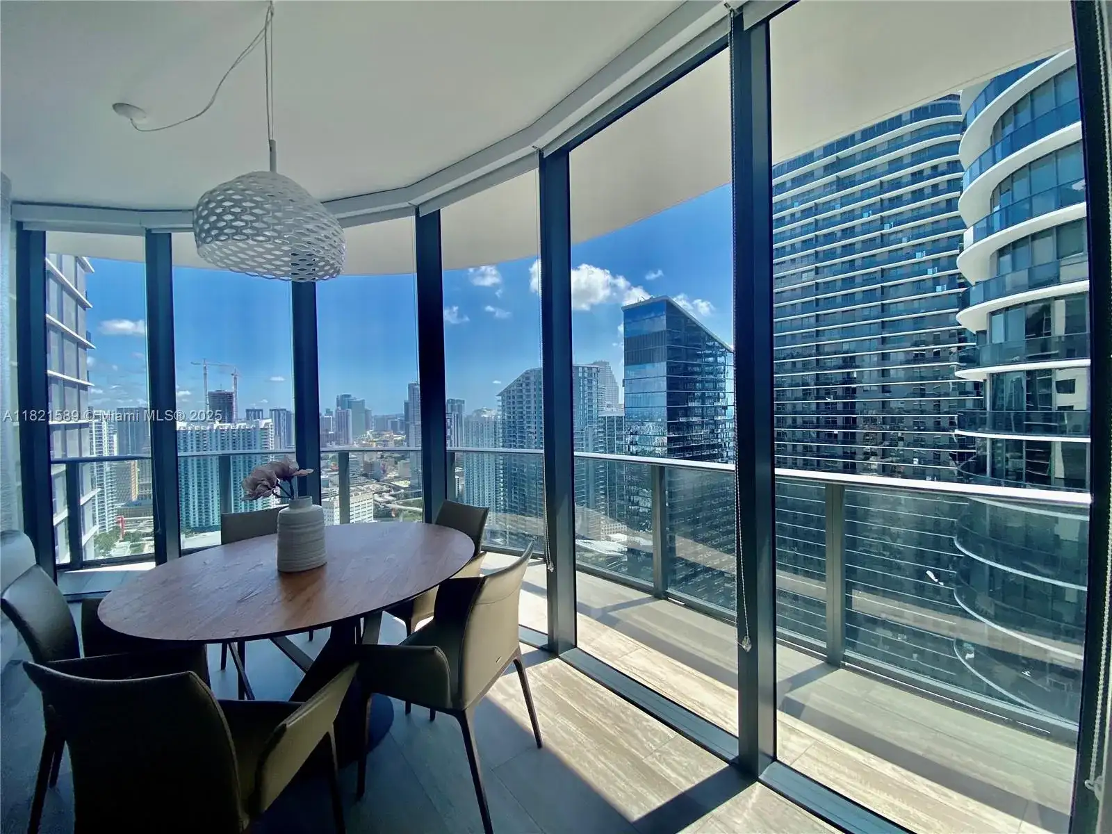 55 SW 9th St # 4201, Miami FL 33130 photo 5