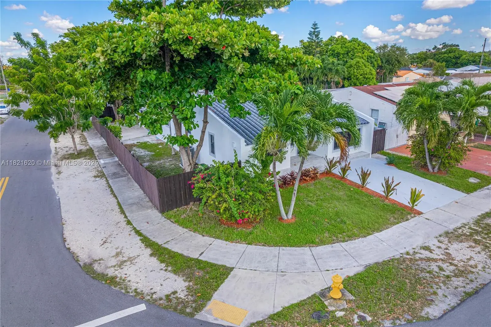 240 SW 55th Ave, Miami FL 33134
