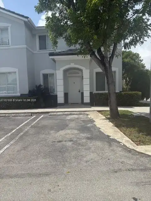 7337 nw 174 th ter # 107, Miami Lakes FL 33015 photo 2